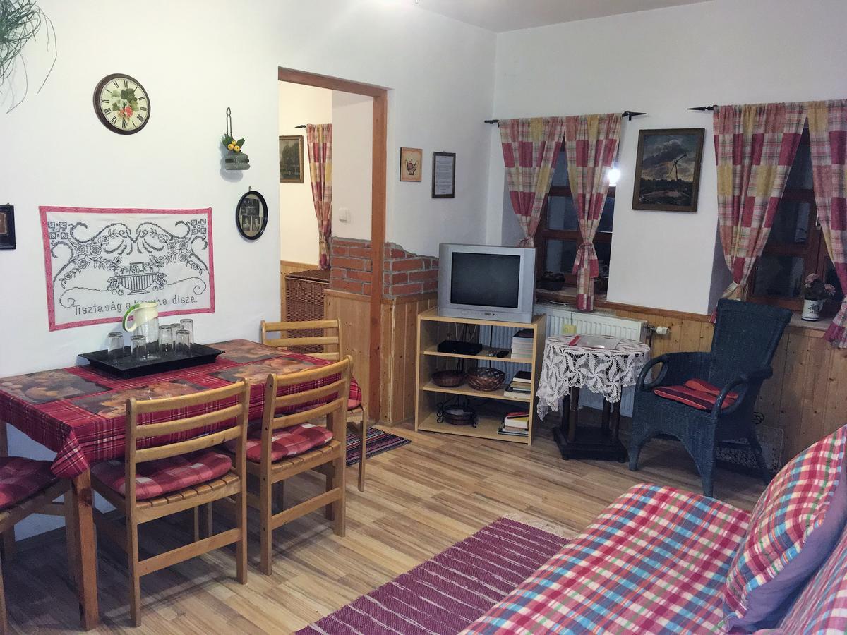 Bakonyi Apartmanhaz Epleny Ngoại thất bức ảnh